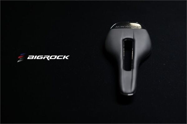 Yên xe đạp Bigrock Carbon V-Cut